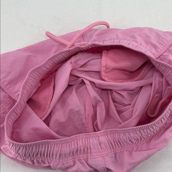 H & M Shorts Mens Small Pink Relaxed Fit Drawstring Waist Mesh Pockets Beach - Picture 6 of 6